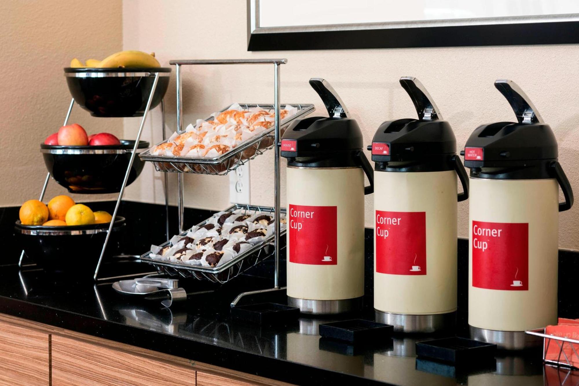 Towneplace Suites By Marriott San Diego Carlsbad / Виста Экстерьер фото
