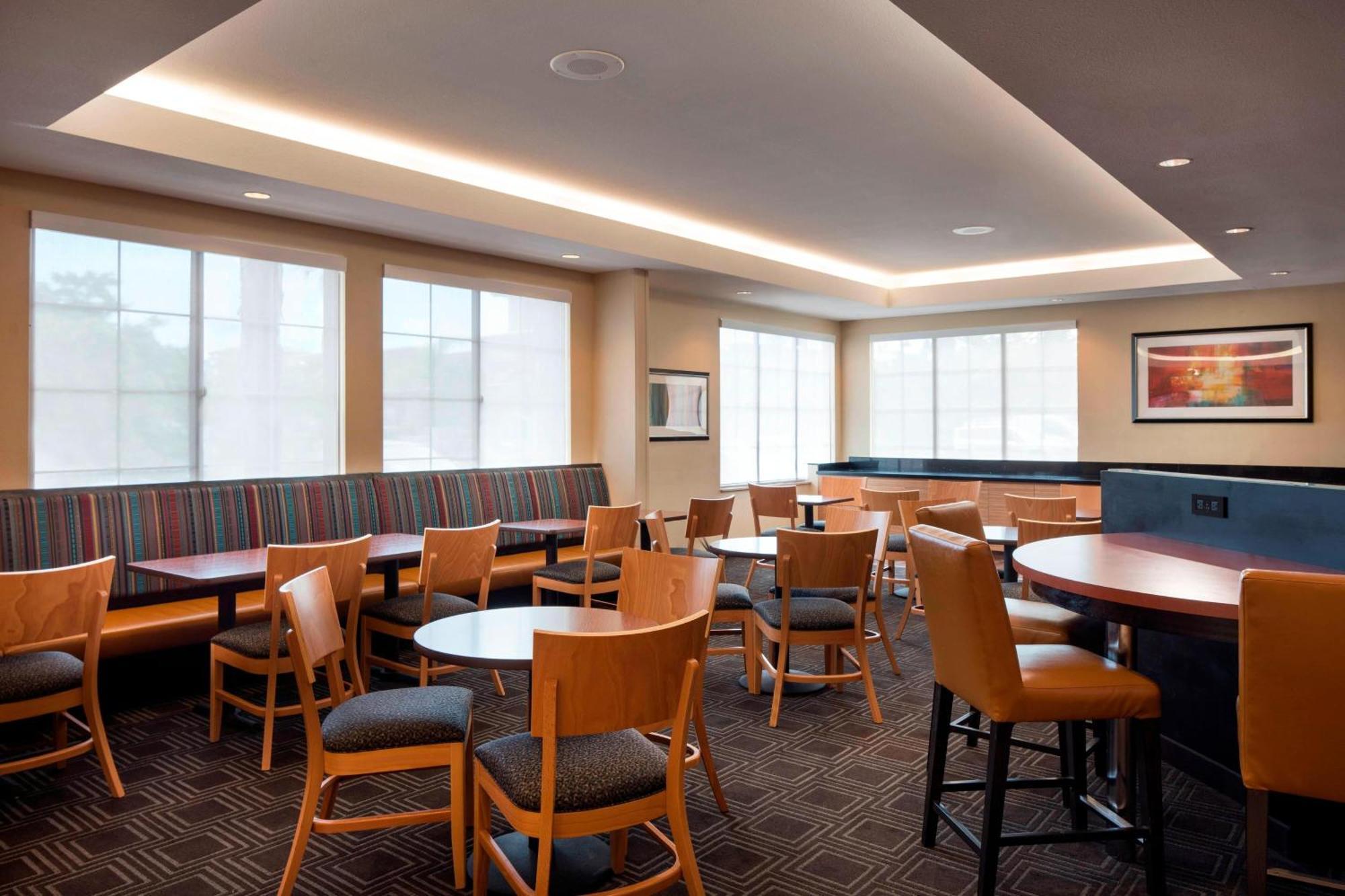 Towneplace Suites By Marriott San Diego Carlsbad / Виста Экстерьер фото