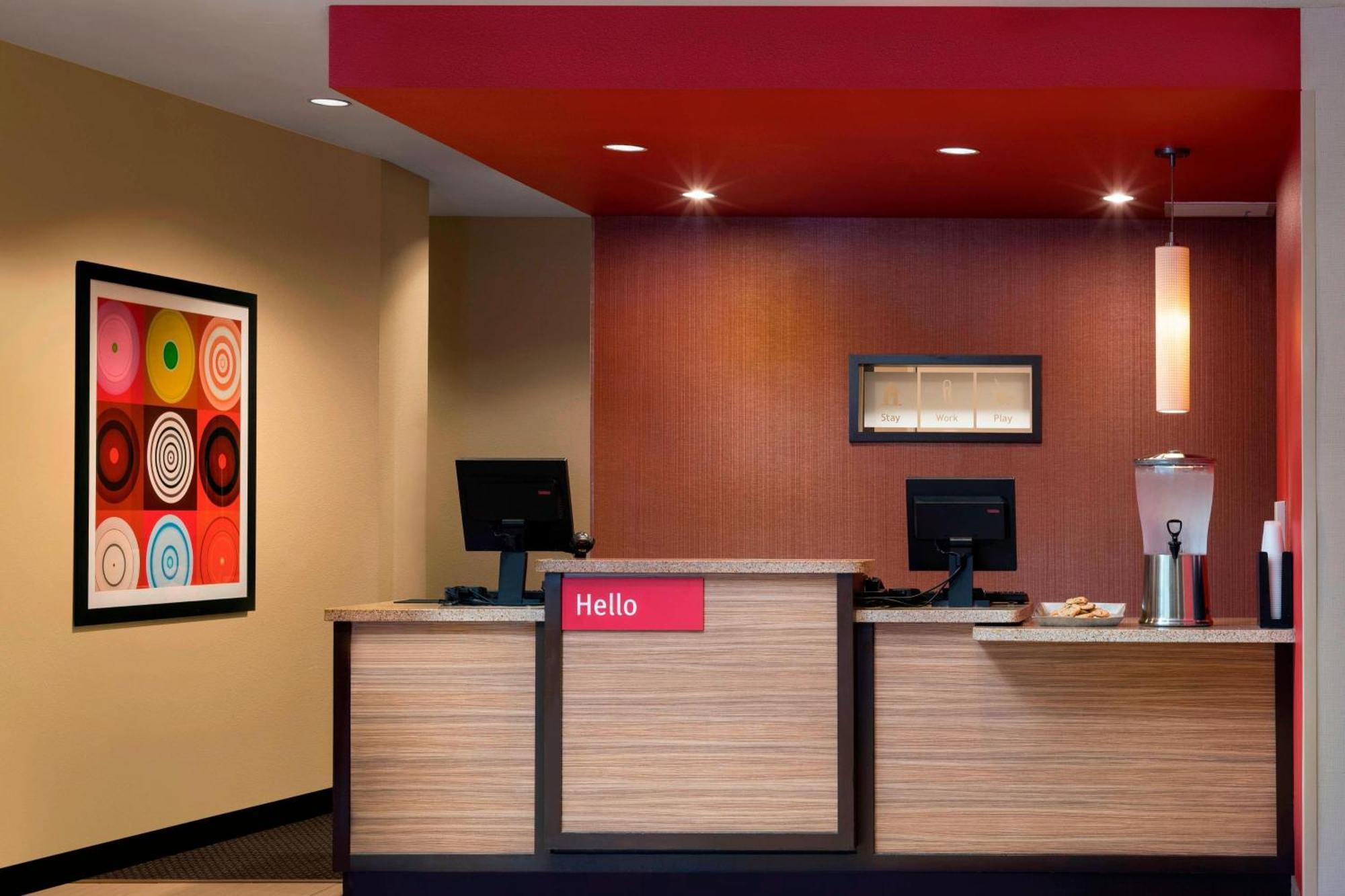 Towneplace Suites By Marriott San Diego Carlsbad / Виста Экстерьер фото