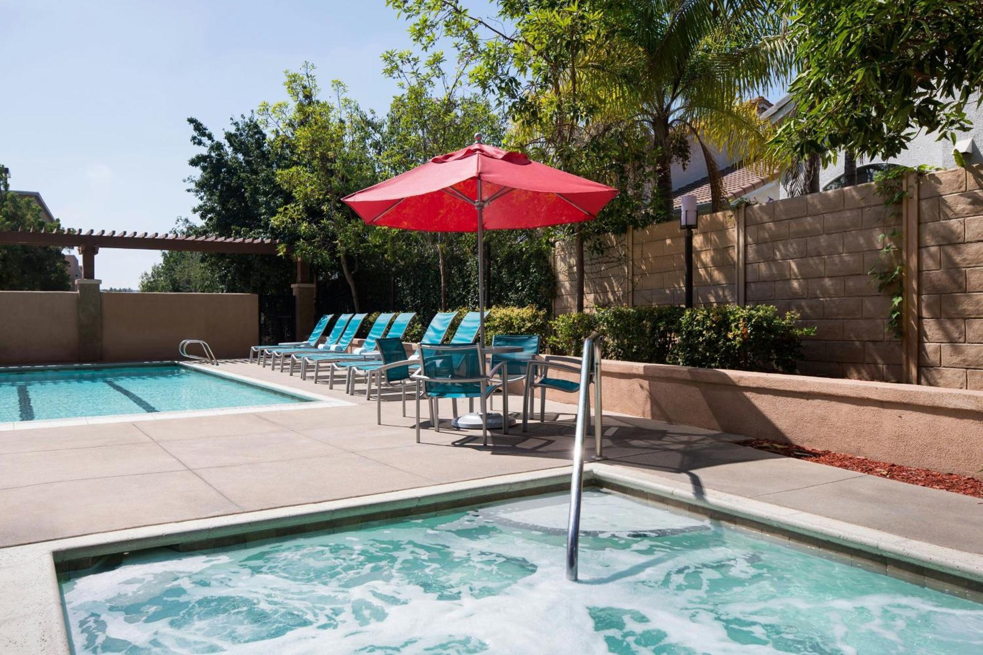 Towneplace Suites By Marriott San Diego Carlsbad / Виста Экстерьер фото