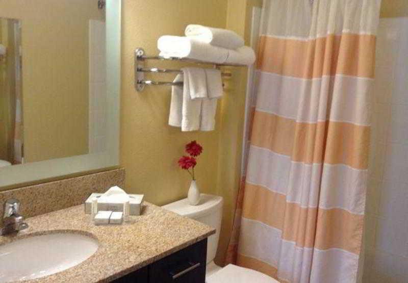 Towneplace Suites By Marriott San Diego Carlsbad / Виста Экстерьер фото