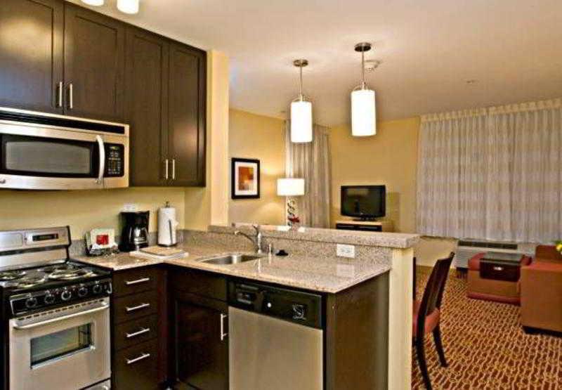Towneplace Suites By Marriott San Diego Carlsbad / Виста Экстерьер фото