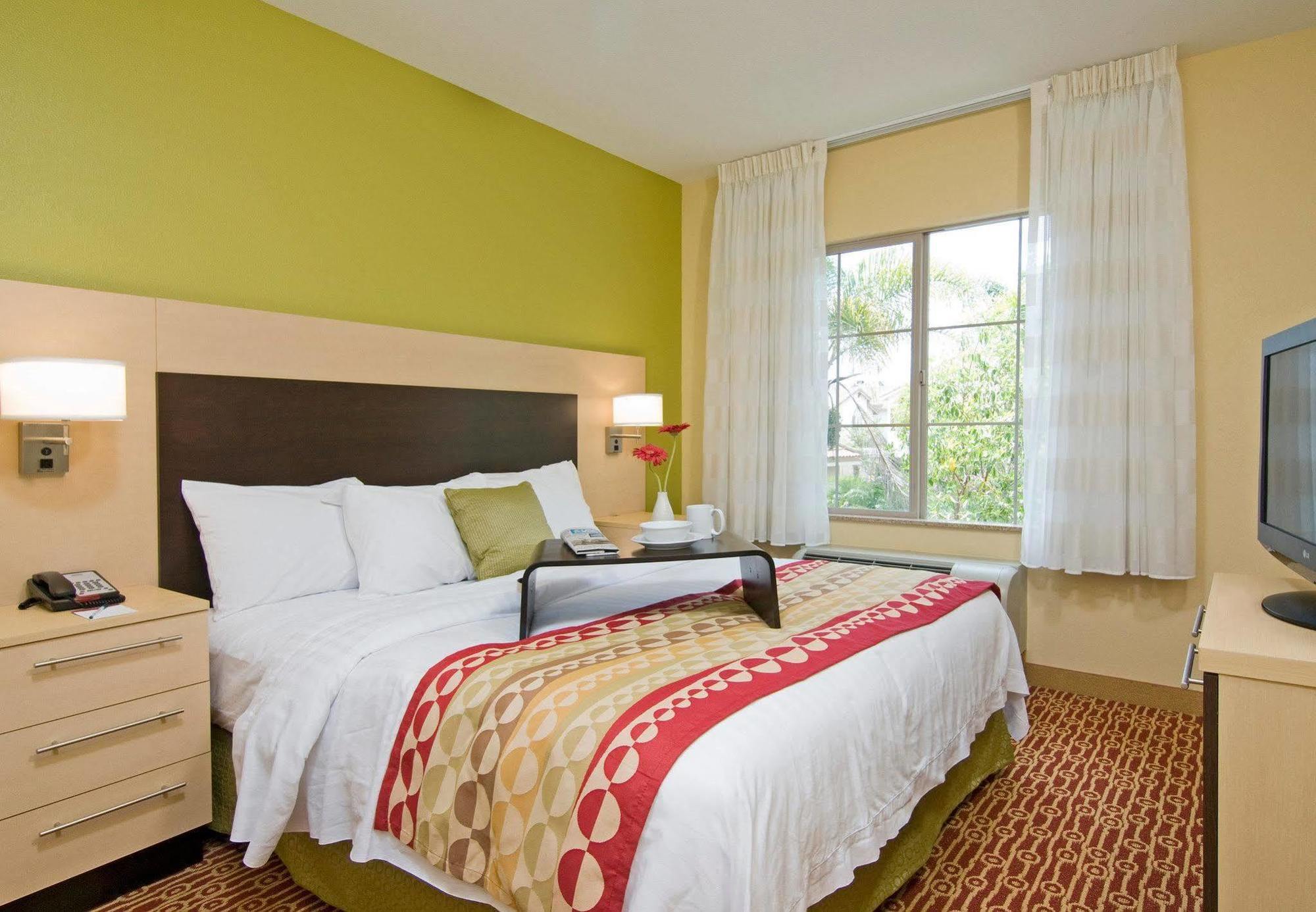Towneplace Suites By Marriott San Diego Carlsbad / Виста Экстерьер фото
